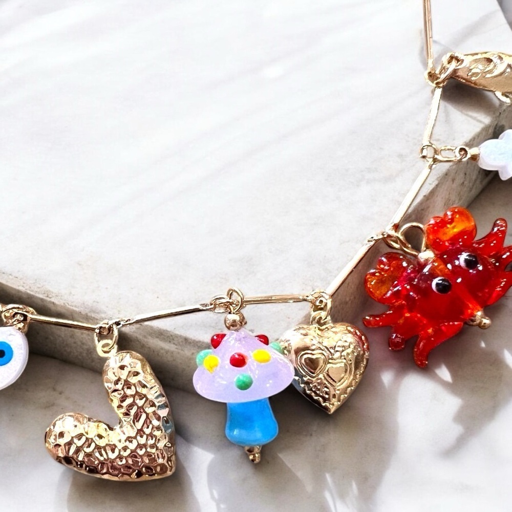 Adorable gold toned summer fun charm necklace. Crab boils here we come! - Picture 5 of 17